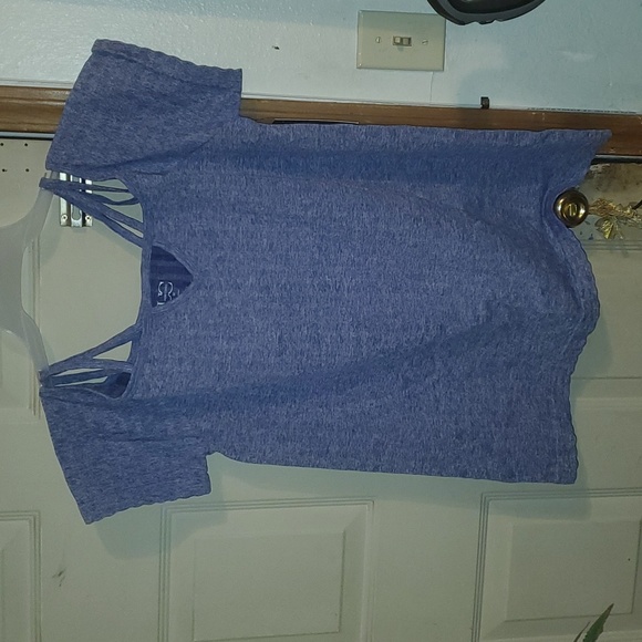 Bundle of Under Contol 3x workout shirts - Picture 4 of 5